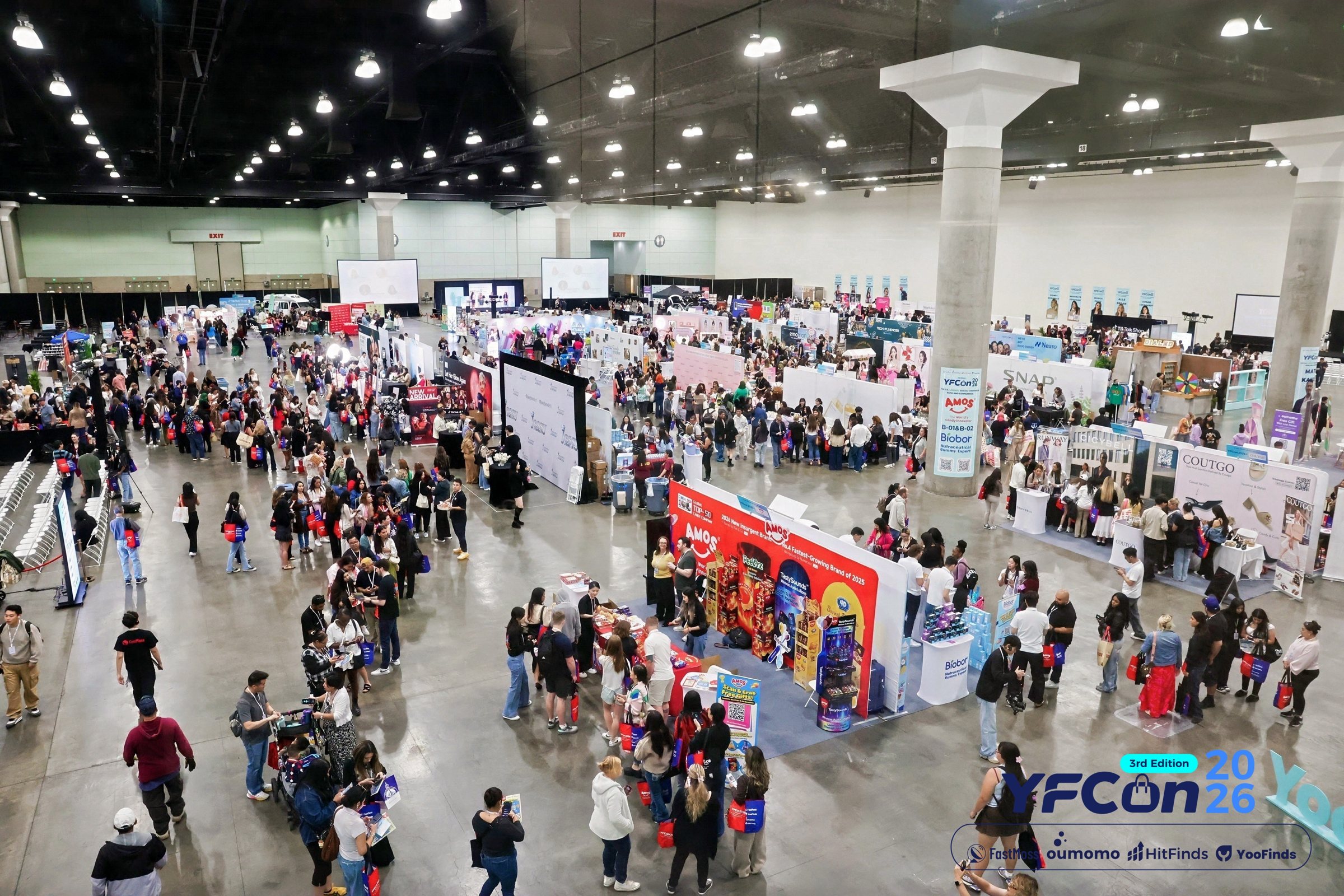 Global brands exhibiting at a US trade show floor — DawnRise exhibition services